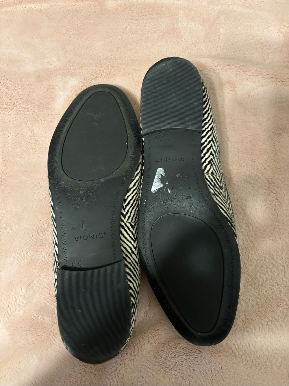 Vionic Willa Loafers Women’s 10 Zebra Haircalf Black White Comfort Flats - Picture 7 of 7
